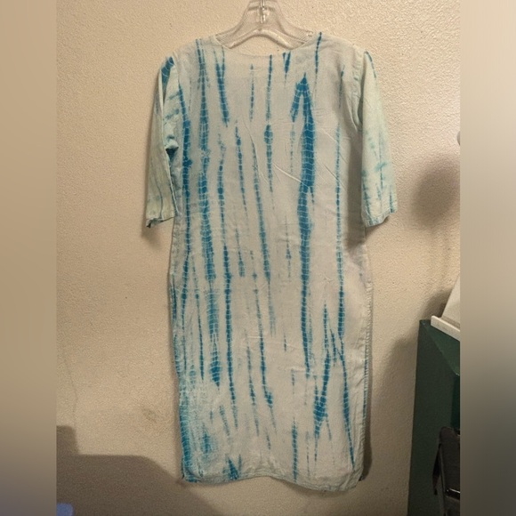 Blue and white tie die pattern night gown - Picture 7 of 10